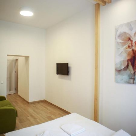 Leogrand Apartment On Drohobycha Lviv Dış mekan fotoğraf