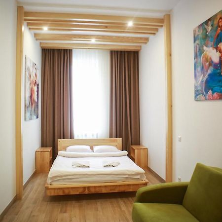 Leogrand Apartment On Drohobycha Lviv Dış mekan fotoğraf