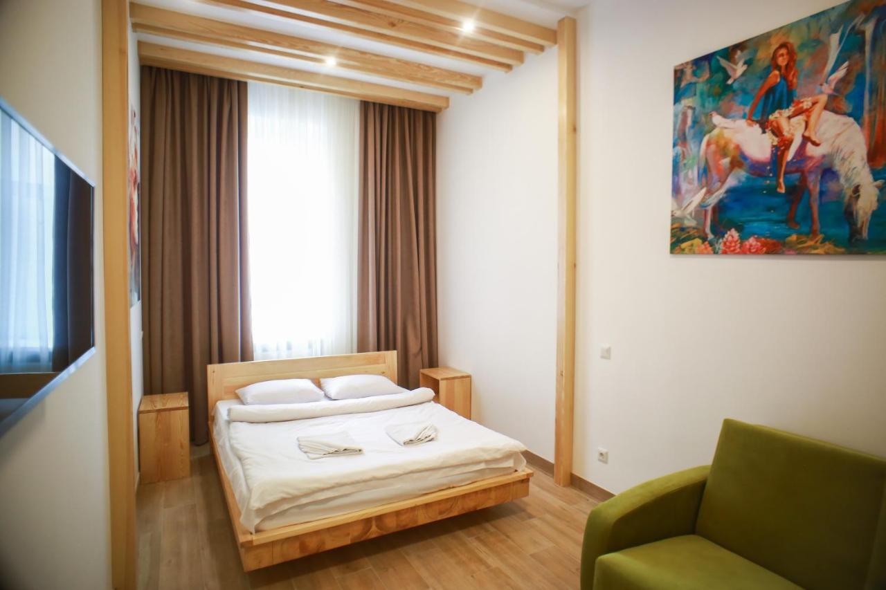 Leogrand Apartment On Drohobycha Lviv Dış mekan fotoğraf