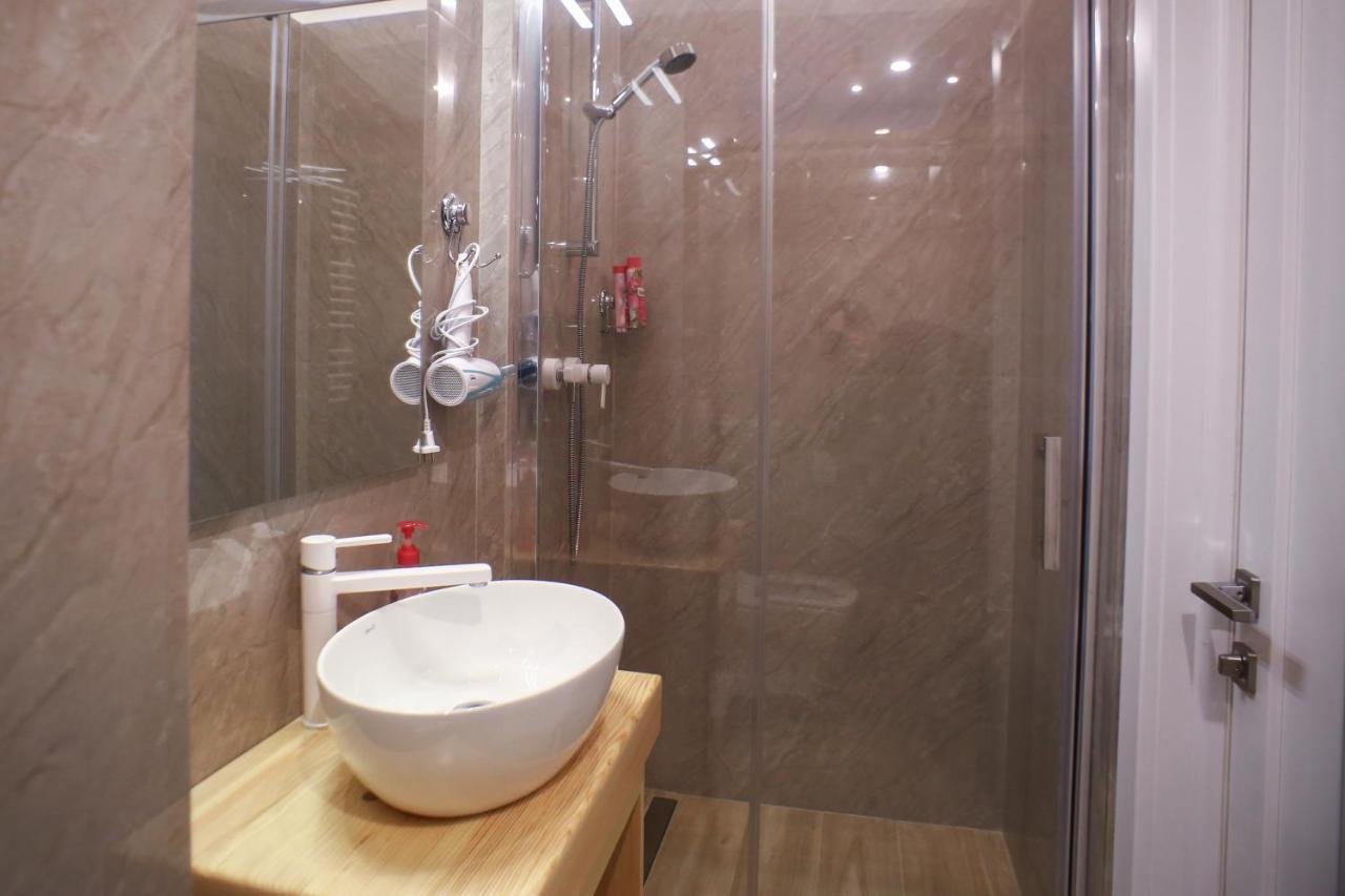 Leogrand Apartment On Drohobycha Lviv Dış mekan fotoğraf