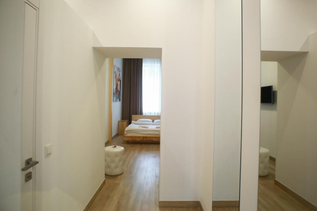 Leogrand Apartment On Drohobycha Lviv Dış mekan fotoğraf