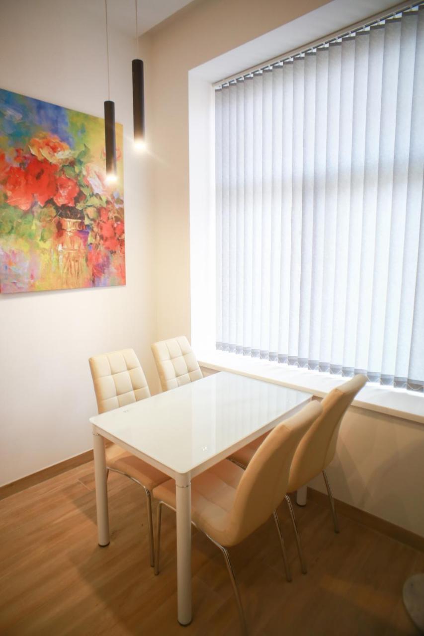 Leogrand Apartment On Drohobycha Lviv Dış mekan fotoğraf