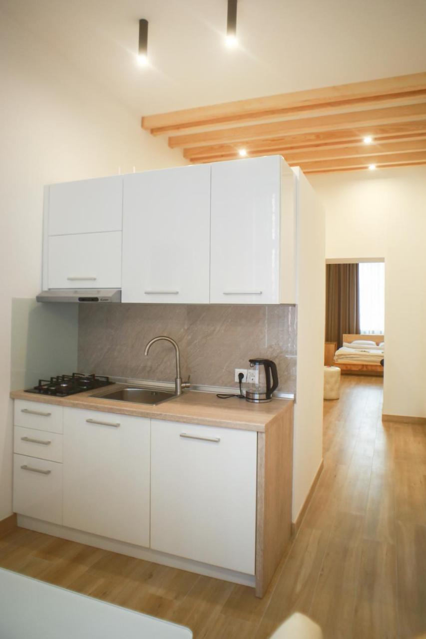 Leogrand Apartment On Drohobycha Lviv Dış mekan fotoğraf