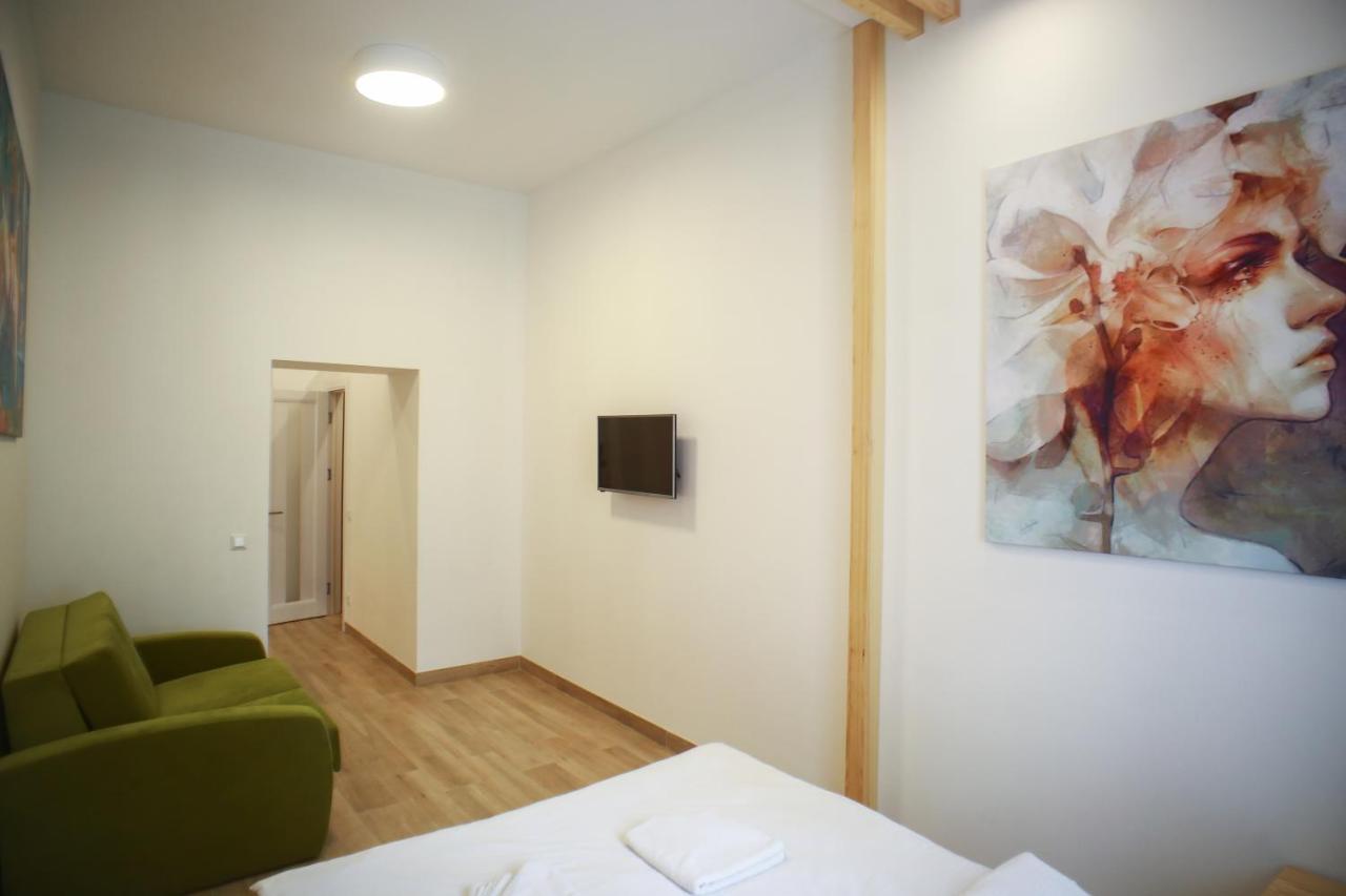 Leogrand Apartment On Drohobycha Lviv Dış mekan fotoğraf