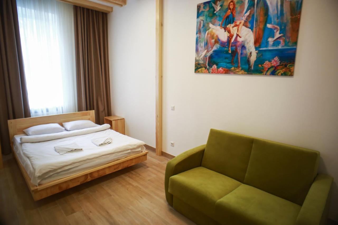 Leogrand Apartment On Drohobycha Lviv Dış mekan fotoğraf